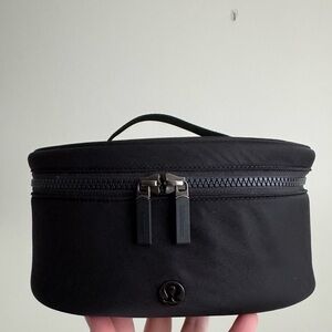 Lululemon Oval Top Access Kit